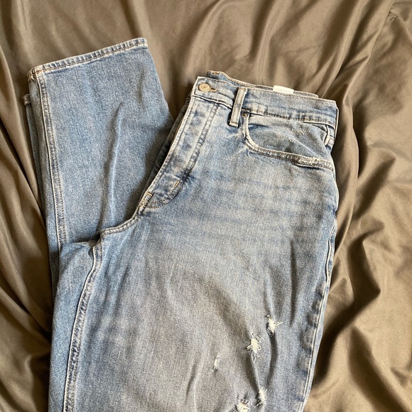 High-rise straight leg jeans, distressed - Picture 3 of 3